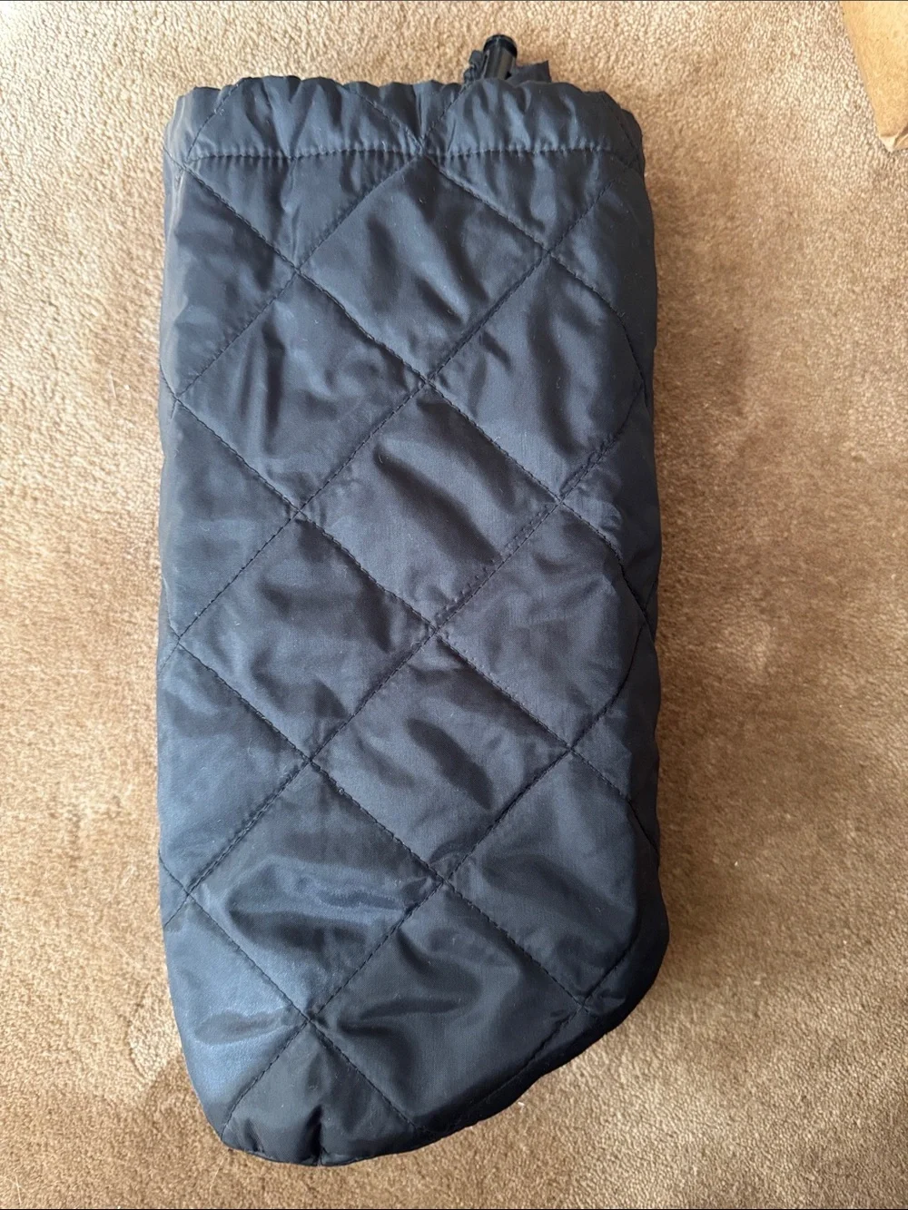Travelsmith black insulated, quilted wine bag